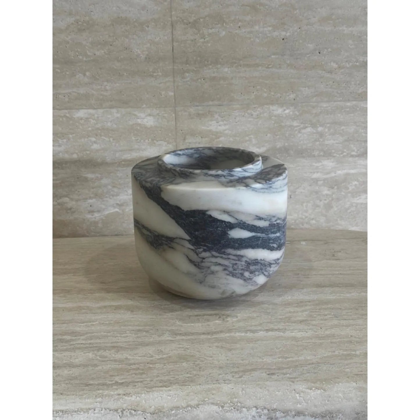 Viola Calacatta marble vase with purple veining right side